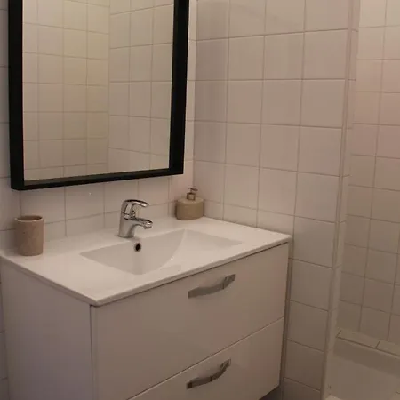 Réole Familial Au Calme - Parc, Piscine&parking * Reignac (Charente)