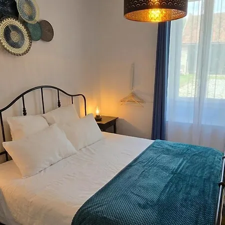 Réole Familial Au Calme - Parc, Piscine&parking Reignac (Charente)